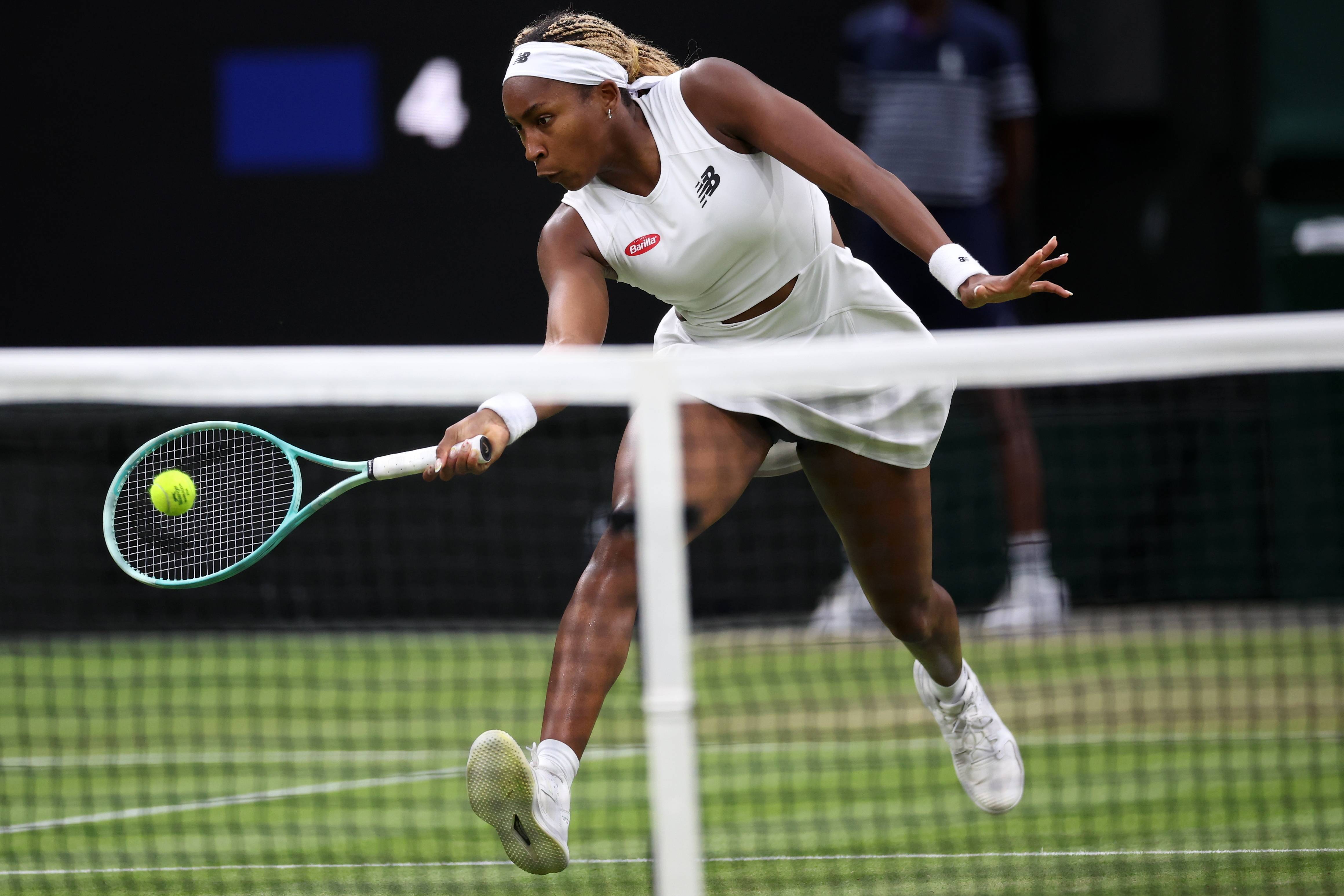 以出色的突 以出色的突