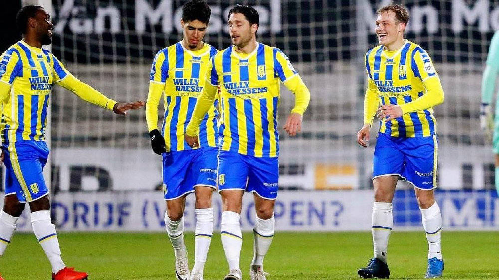 观众屏息以 观众屏息以